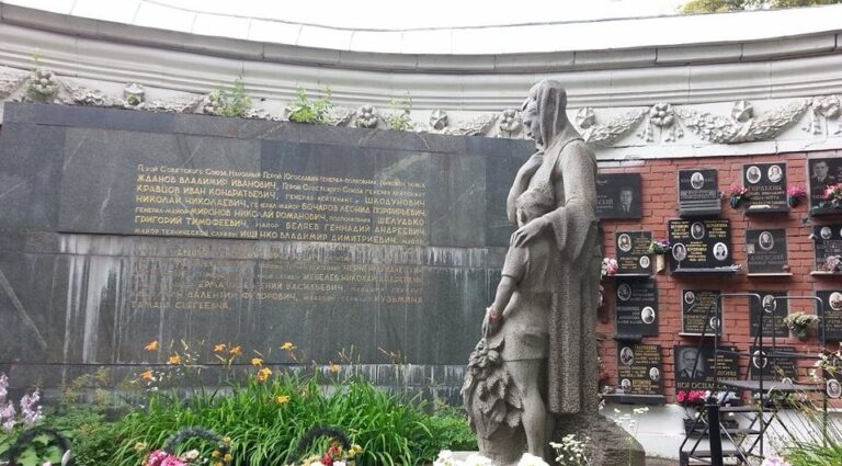 Moskova Gezisi ve Nazım Hikmet’in Mezarını Ziyaret